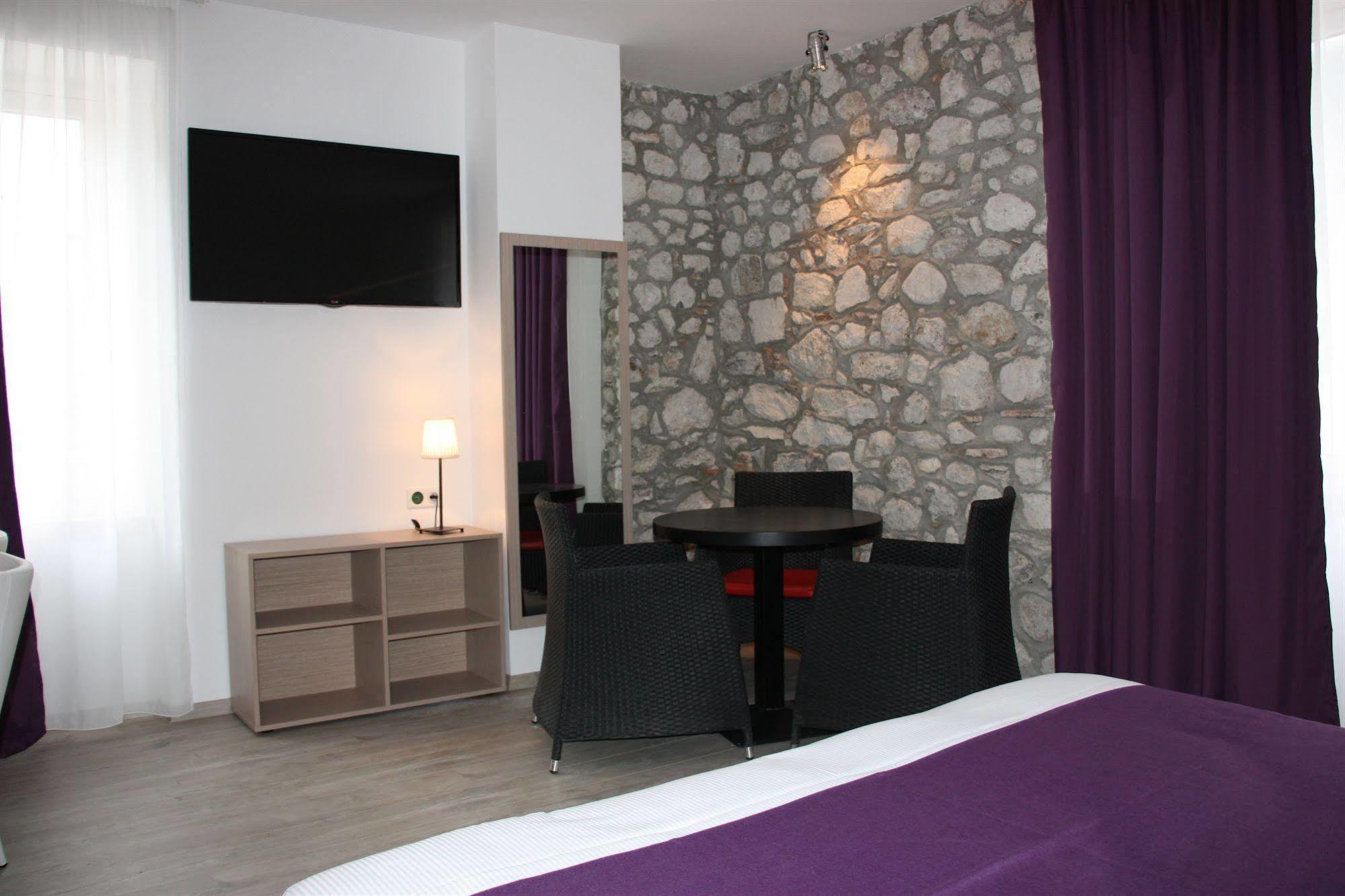 Hotel Terranostra Tarascon-sur-Ariège Eksteriør billede